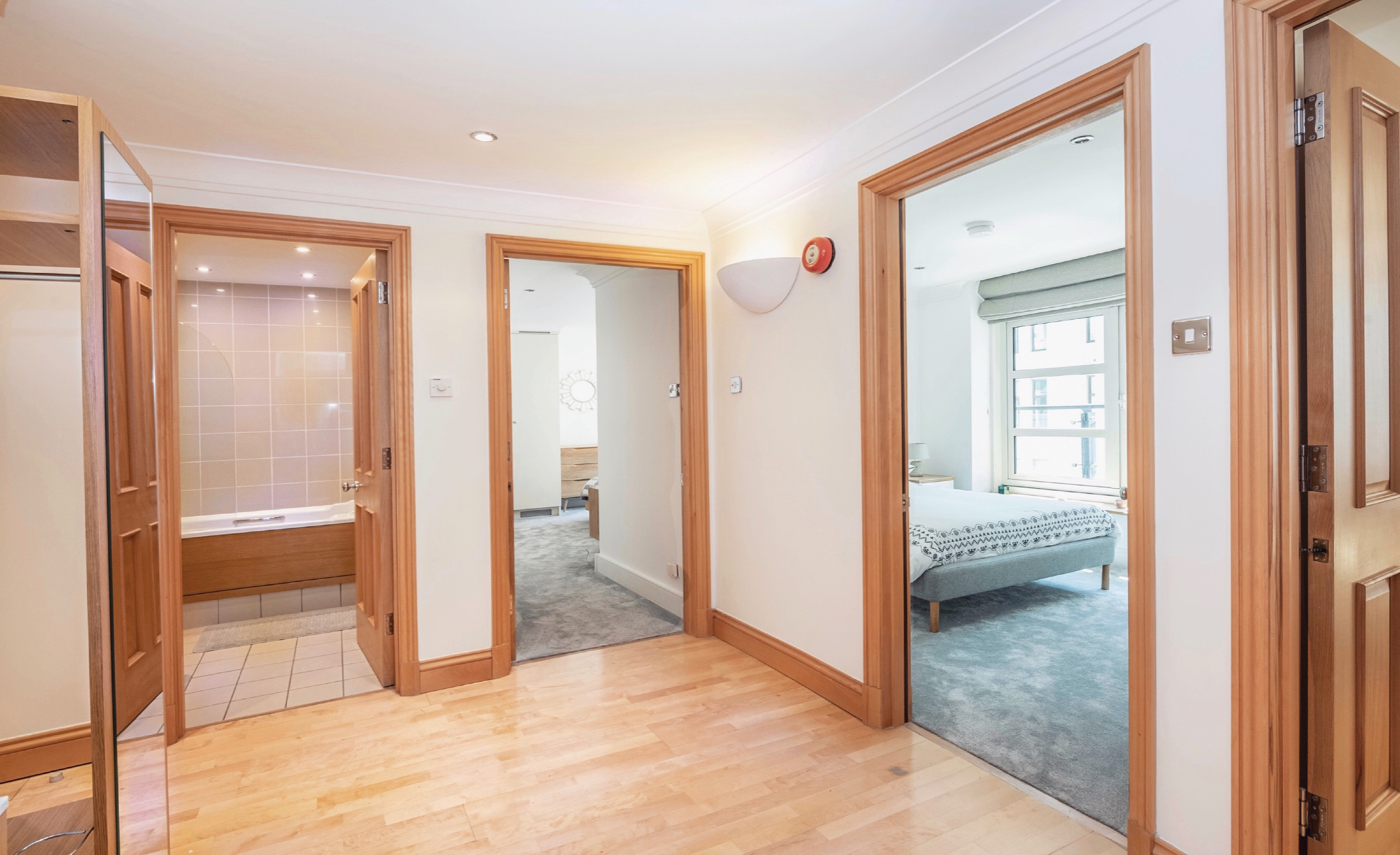 Lovelydays luxury service apartment rental - Soho - Argyll Street Penthouse - Owner - 2 bedrooms - 2 bathrooms - Hallway - 5a60054000f6 - Lovelydays