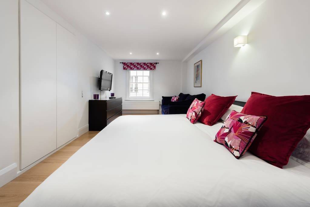 Lovelydays luxury service apartment rental - London - Notting Hill - Campden Street - Lovelysuite - 3 bedrooms - 2 bathrooms - Queen bed - 2a917cd6c70e - Lovelydays