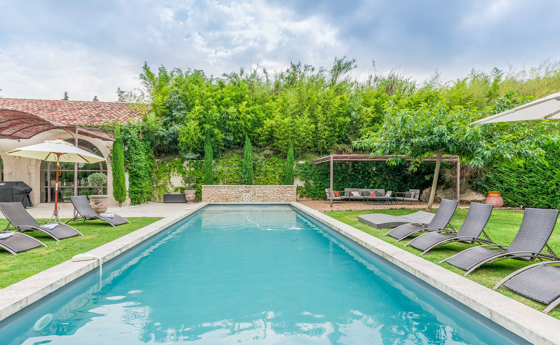 Lovelydays luxury service apartment rental - St Rémy de Provence and surroundings - Mas Ameu - Partner - 6 bedrooms - 6 bathrooms - Outside swimming pool - 89523419ecbf - Lovelydays