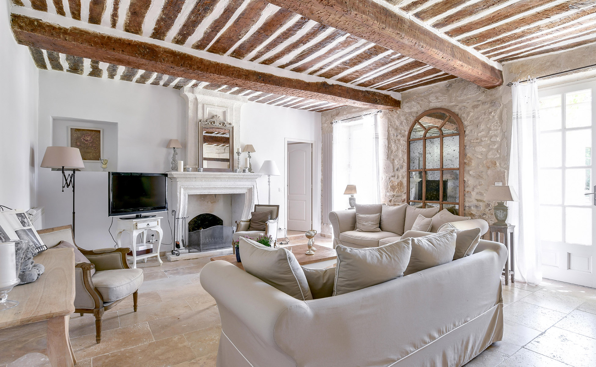 Lovelydays luxury service apartment rental - St Rémy de Provence and surroundings - Mas Ameu - Partner - 6 bedrooms - 6 bathrooms - Luxury living room - d2accaafc6ba - Lovelydays