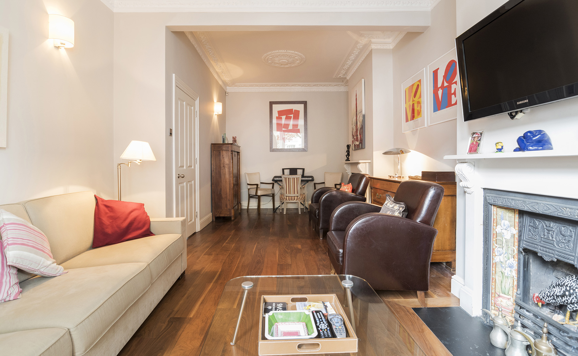 Lovelydays luxury service apartment rental - London - Fulham - Gironde road - Lovelysuite - 4 bedrooms - 2 bathrooms - Luxury living room - 3dab174e7282 - Lovelydays