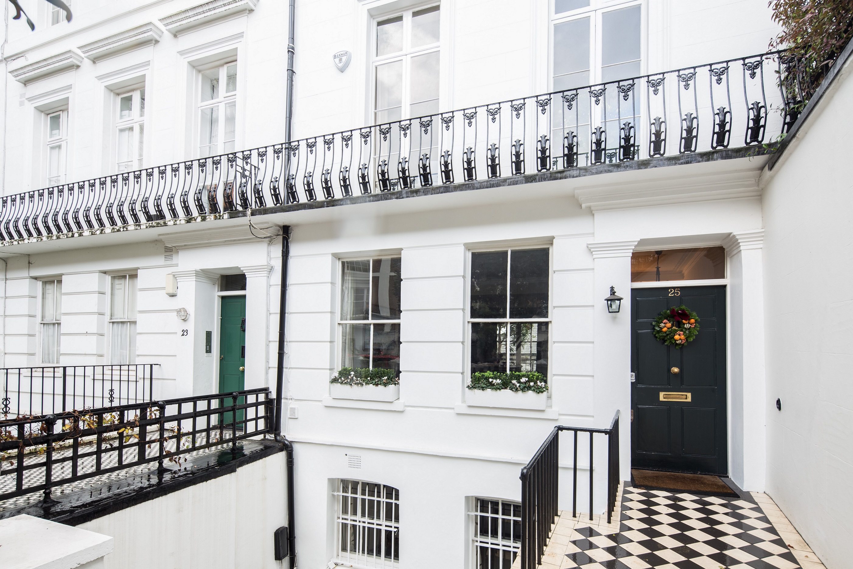 Lovelydays luxury service apartment rental - London - Kensington - Holland street - Lovelysuite - 5 bedrooms - 3 bathrooms - Hallway - 4fdadb0f5537 - Lovelydays