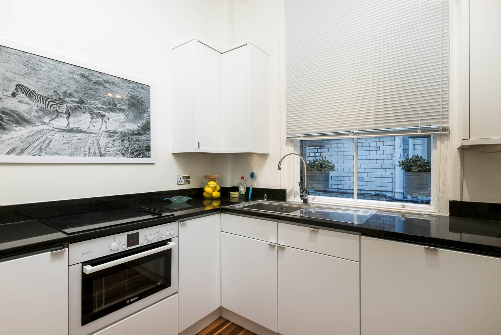 Lovelydays Luxury Rentals introduce you pictures of a beautiful apartment in Kensington Court, London.