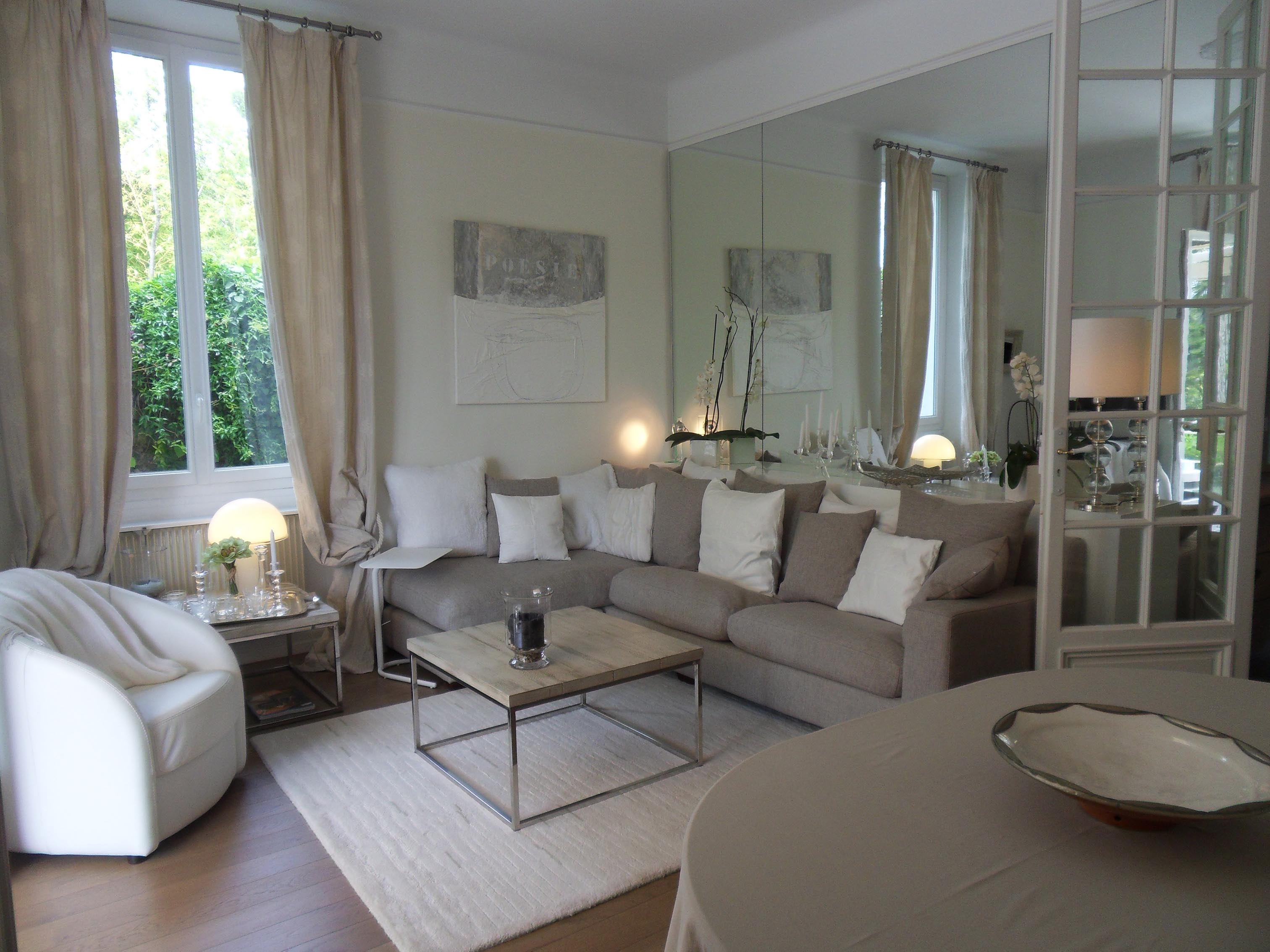 <p>Lovelydays Luxury Rentals introduce you pictures of a charming house in the heart of French South East</p>