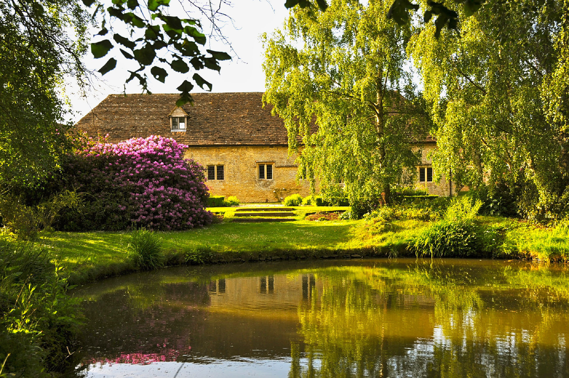 <p>Lovelydays Luxury Rentals introduce you pictures of a charming house in the heart of United Kingdom</p>