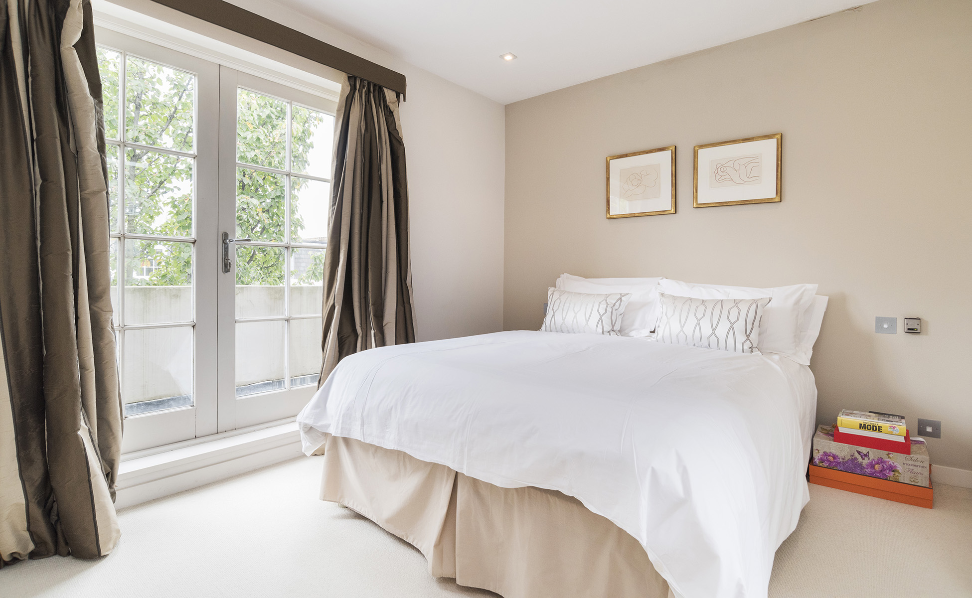 <p>Lovelydays Luxury Rentals introduce you pictures of a charming house in the heart of Chelsea</p>