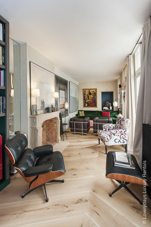 Lovelydays Luxury Rentals introduce Quai d'Anjou in the center of Paris, 4th arrondissement.
