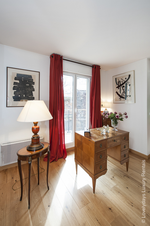 Lovelydays Luxury Rentals introduce Copernic street apartment in the center of Paris