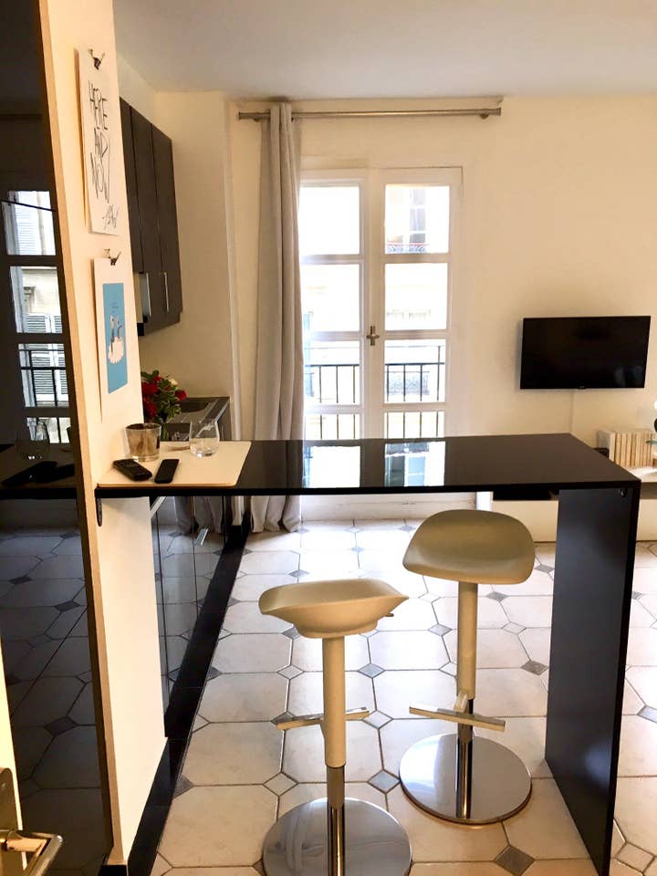 Lovelydays luxury service apartment rental - Île-de-France - Paris - Rue de Babylone - Owner - 1 bedrooms - 1 bathrooms - Luxury living room - 8cc94861fa3c - Lovelydays