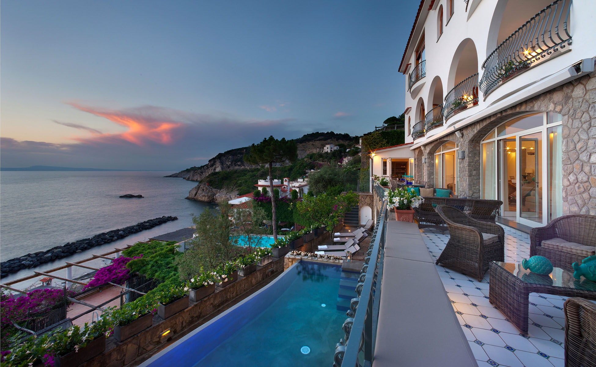 <p>Lovelydays Luxury Rentals introduce you pictures of a charming house in the heart of Sorrento Peninsula</p>