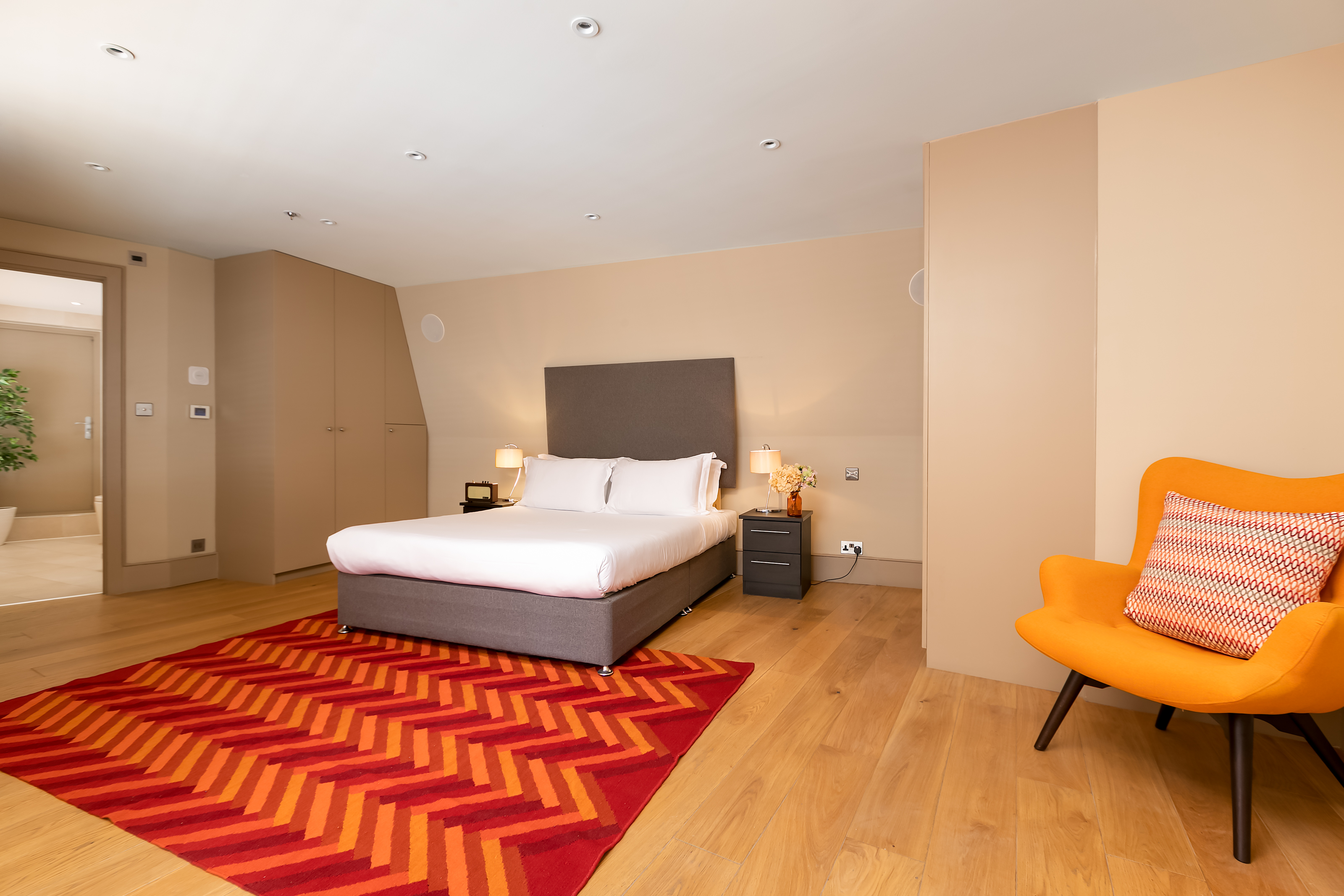 Lovelydays luxury service apartment rental - London - Fitzrovia - Wells Mews A - Lovelysuite - 2 bedrooms - 2 bathrooms - Queen bed - 5 star serviced apartments in london - 3f7746f7e0b9 - Lovelydays
