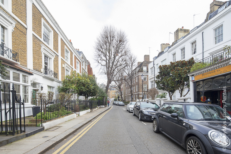 Lovelydays Luxury Rentals introduce Holland street II in the center of London.