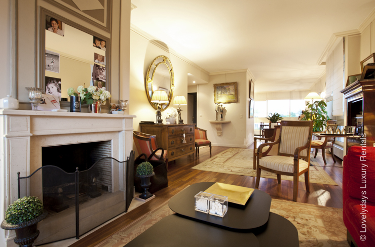 Lovelydays Luxury Rentals introduce you pictures of a charming apartment in Paris.