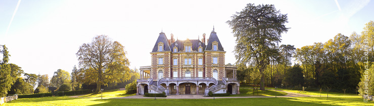 Lovelydays Luxury Rentals introduce you pictures of the historic castel Boumont in Attainville, France.