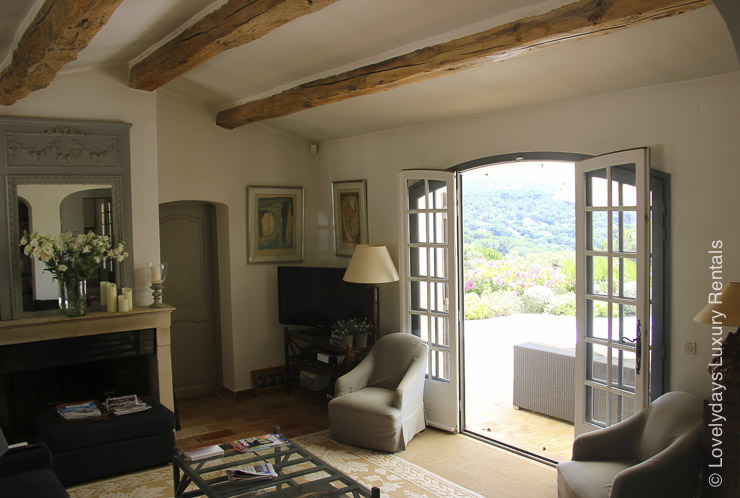 Lovelydays Luxury Rentals introduce you pictures of a French Riviera villa Les Lavandes in La Croix Valmer , France.
