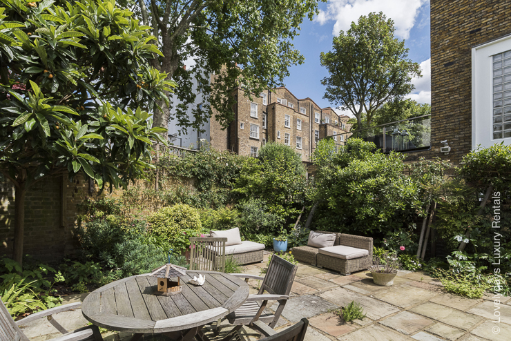 Lovelydays Luxury Rentals introduce Newton Road House in the center of London, Notting Hill.