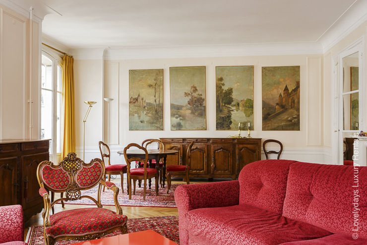 Lovelydays Luxury Rentals introduce you pictures of a charming Apartment in the heart of Paris.