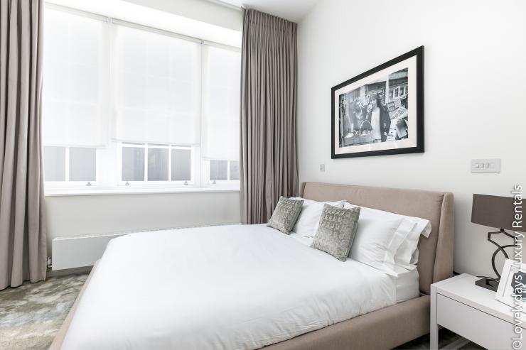 Lovelydays luxury service apartment rental - London - Fitzrovia - Berners Street - Lovelysuite - 2 bedrooms - 2 bathrooms - Double bed - 5ca7750e4739 - Lovelydays