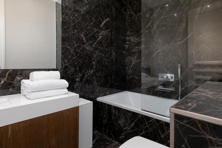 Lovelydays luxury service apartment rental - London - Belgravia - Eccleston House - Owner - 4 bedrooms - 4 bathrooms - Beautiful bathtub - 703024e6c771 - Lovelydays