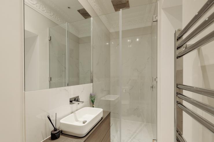 Lovelydays luxury service apartment rental - London - Belgravia - Eccleston Apartment II - Owner - 2 bedrooms - 2 bathrooms - Lovely shower - 8115443dde7a - Lovelydays