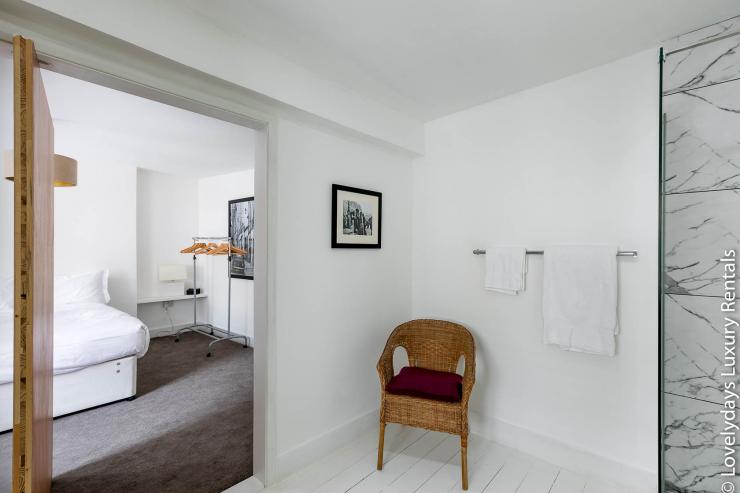 Lovelydays luxury service apartment rental - London - Fitzrovia - Goodge 55 - Lovelysuite - 2 bedrooms - 3 bathrooms - Double bed - 86ae52ce4ebe - Lovelydays