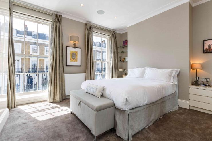 Lovelydays luxury service apartment rental - London - Chelsea - Halsey Street 2 - Lovelysuite - 4 bedrooms - 3 bathrooms - Queen bed - 4c960bb81696 - Lovelydays