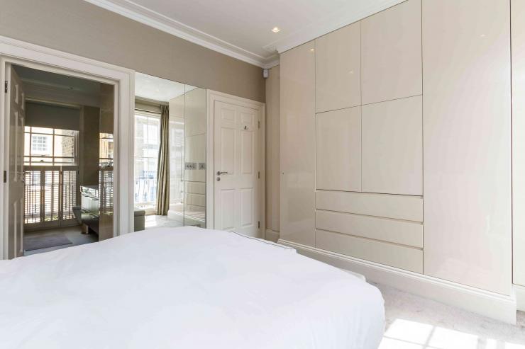 Lovelydays luxury service apartment rental - London - Chelsea - Halsey Street 2 - Lovelysuite - 4 bedrooms - 3 bathrooms - Queen bed - 6e9b525fb49c - Lovelydays