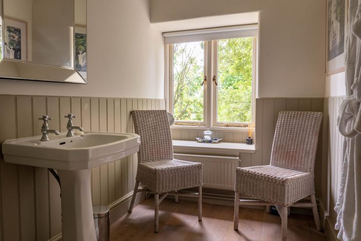 <p>Lovelydays Luxury Rentals introduce you pictures of a charming house in the heart of United Kingdom</p>