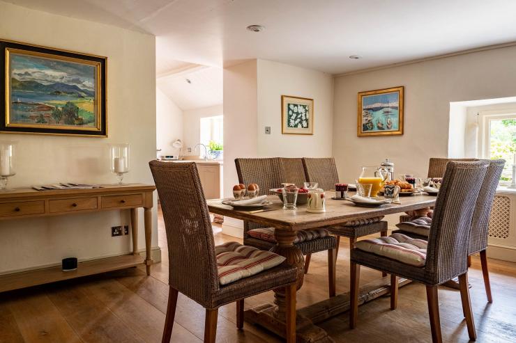 <p>Lovelydays Luxury Rentals introduce you pictures of a charming house in the heart of United Kingdom</p>