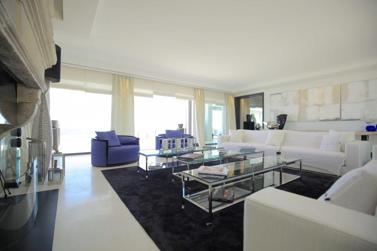 <p>Lovelydays Luxury Rentals introduce you pictures of a French Riviera villa L'Envol, France.</p>