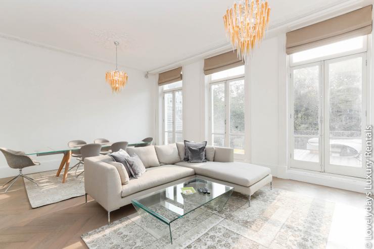 Lovelydays Luxury Rentals introduce you pictures of a huge design flat in Kensington, London.