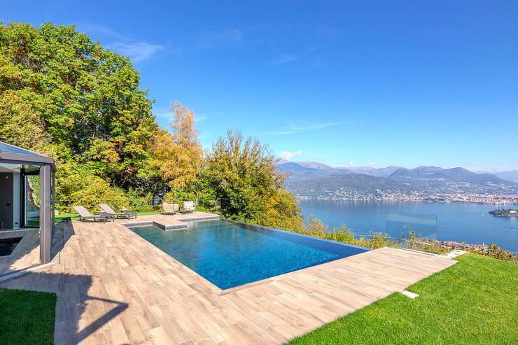 <p>Lovelydays Luxury Rentals introduce you pictures of a charming house in the heart of Italy</p>