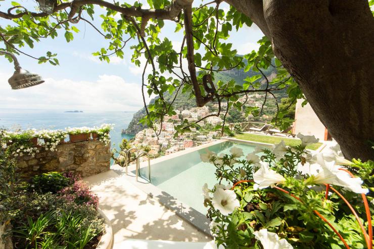 <p>Lovelydays Luxury Rentals introduce you pictures of a charming house in the heart of Positano</p>