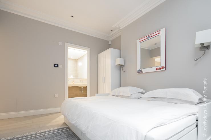 Lovelydays luxury service apartment rental - London - Notting Hill - Clanricarde II - Lovelysuite - 2 bedrooms - 2 bathrooms - Queen bed - 87d868167110 - Lovelydays